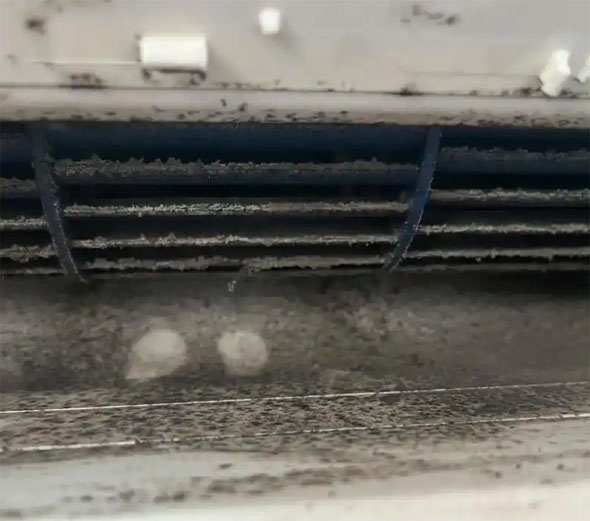 清丰空调吹的风有股烧焦味是怎么回事